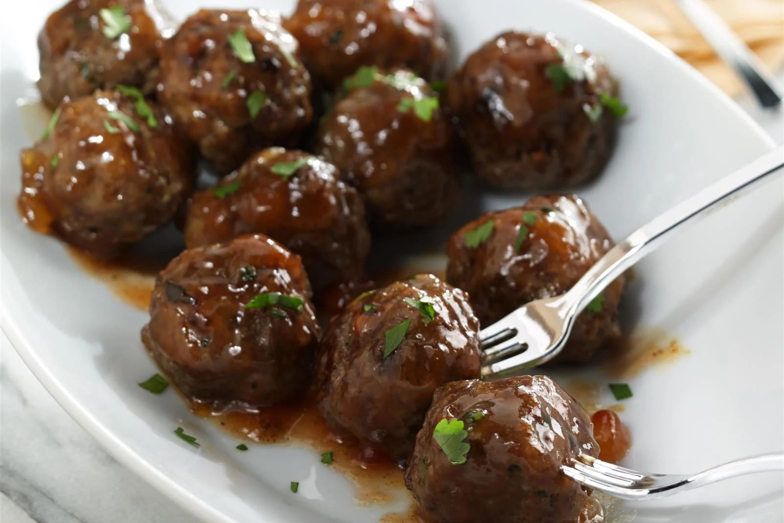 Cocktail Meatballs in Fruity Chutney Sauce